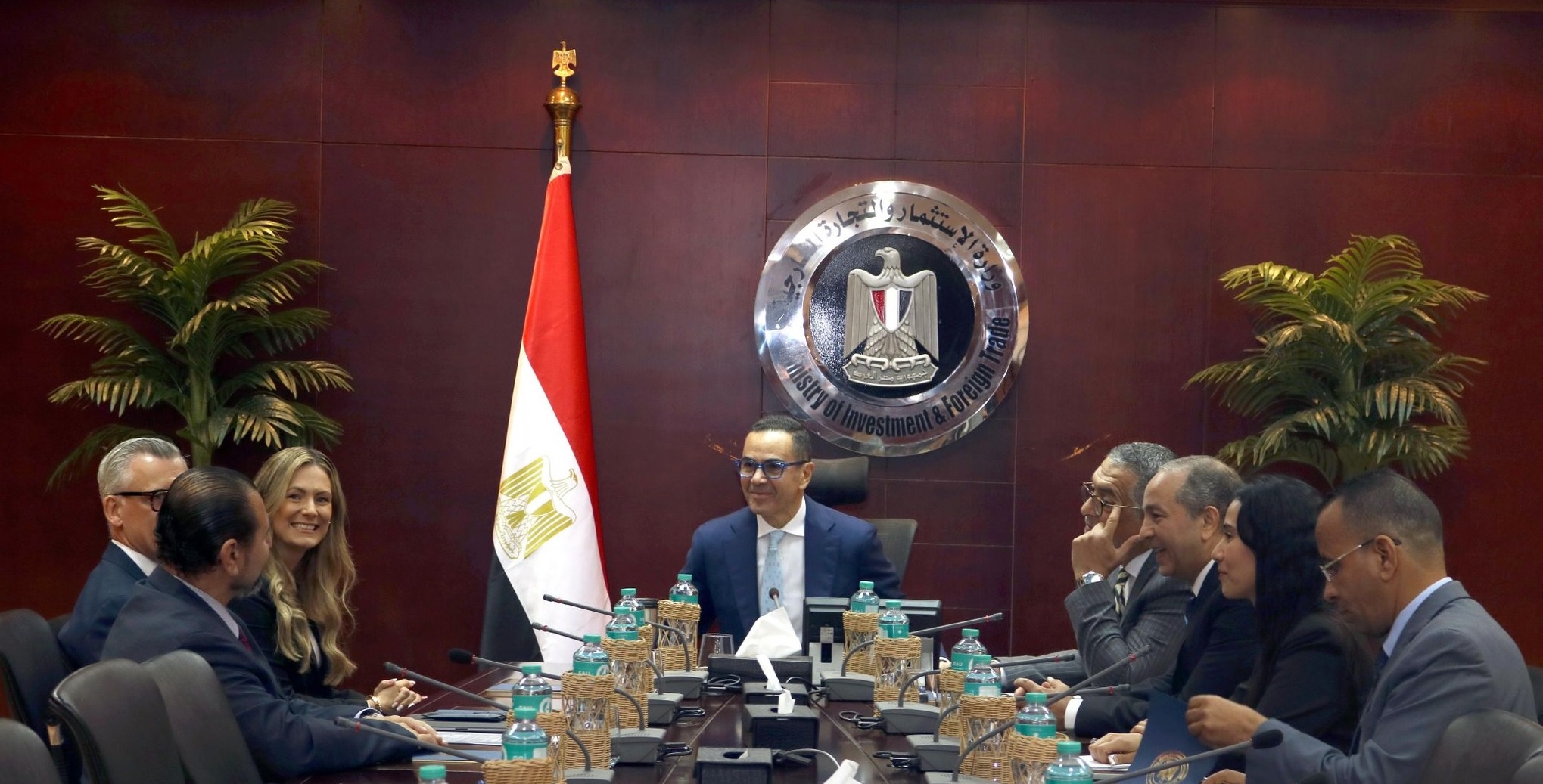 Minister of Investment meets with Mercedes-Benz Egypt to discuss expansion plans

